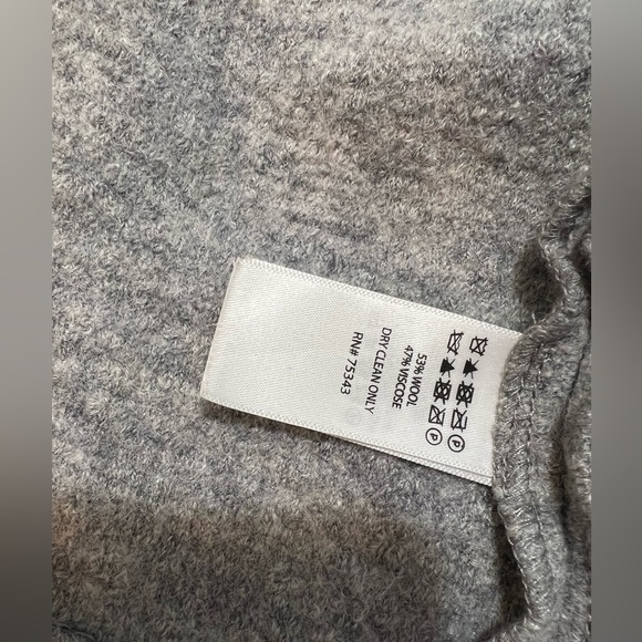 Tahari Gray Wool Cardigan 07 - Picture 16 of 16